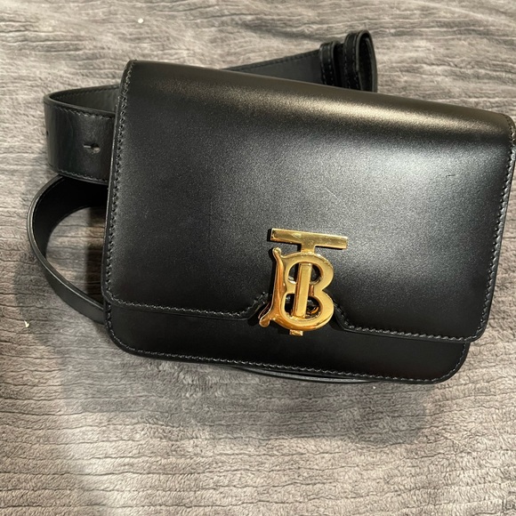 Burberry Handbags - Burberry waist t‎  bag